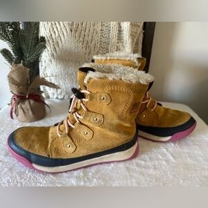 Sorel Boots Size 5